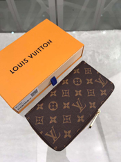 CBgX[p[Rs[ CBgzRs[  2024NŐV Wbs[EHbg mO M41895 LOUIS VUITTON Bg z