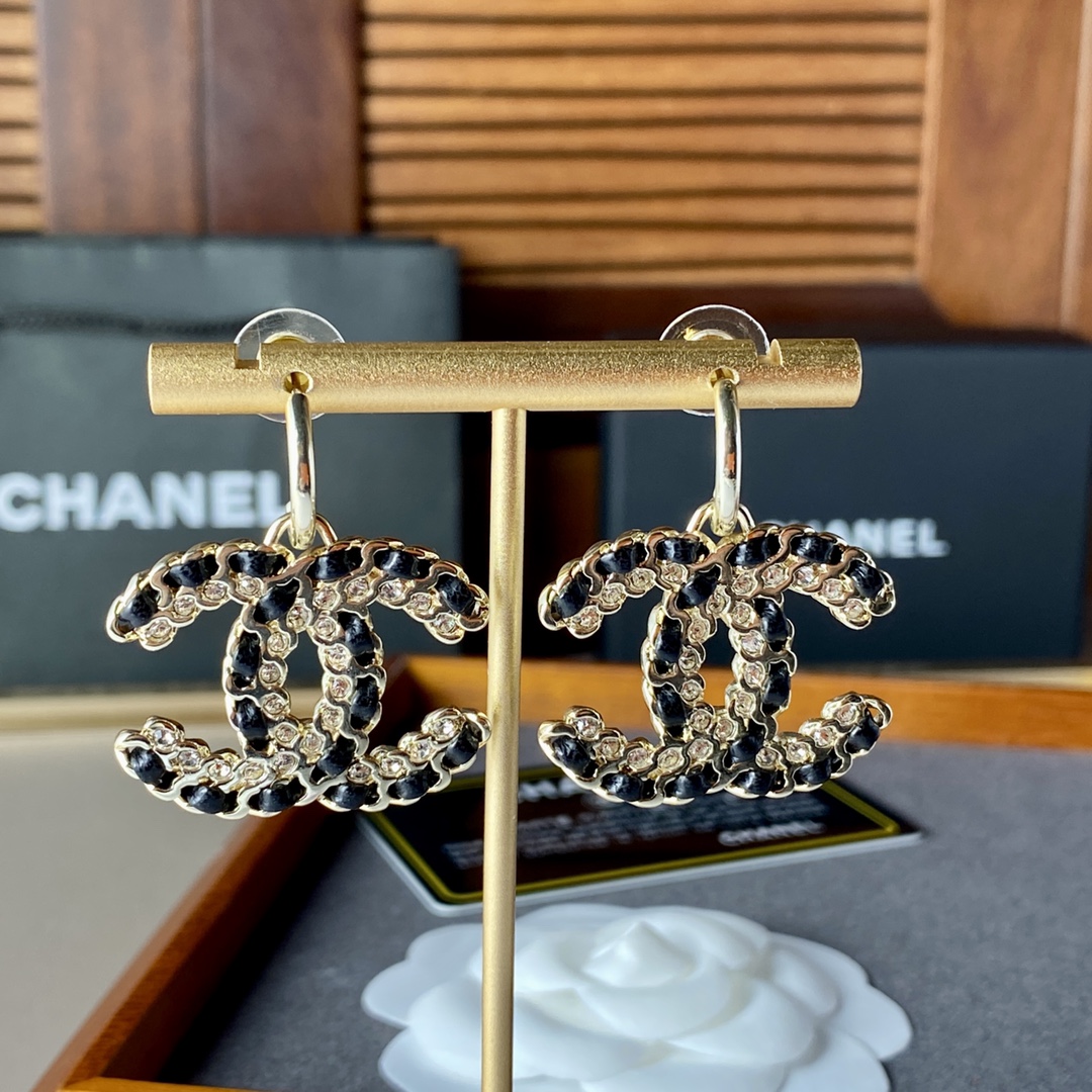 1円～ タグ付 ◆CHANEL シャネル◆ イヤリング 2092 ココマーク ラインストーン ゴールド 金色 耳飾り レディースアクセサリー 触れるたび煌く耳元にCHANELMetalLambskinStrassイヤリング