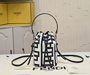 フェンディ バッグ コピー フェンディ バッグ アウトレット モン トレゾール FENDI by MARC JACOBS ホワイトキルティング ナッパレザー ミニバッグ ホワイト 8BS010ANW1F0W6Q レザー シルバー金具 FENDI2024070