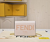 フェンディ バッグ コピー フェンディ バッグ アウトレット バッグ 2024年 新作 ピンク 8946 レザー ゴールド金具 FENDI2024125