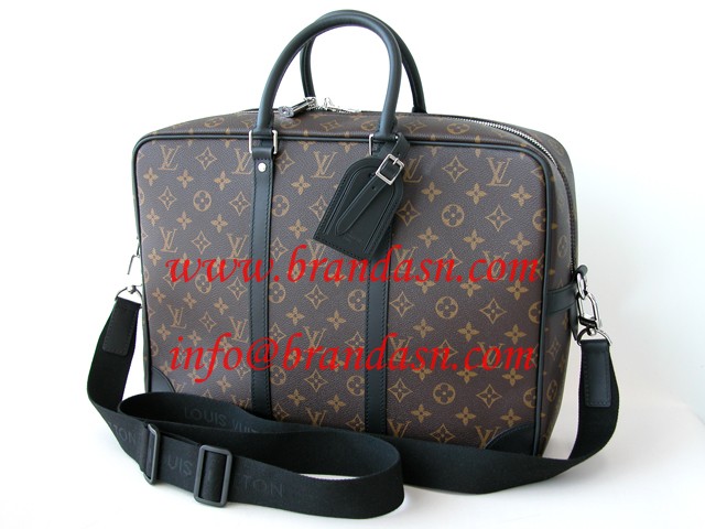 ルイ・ヴィトン LOUISVUITTON モノグラム・マカサー ポルト ドキュマン・ヴォワヤージュ M40225