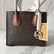 }CPR[X obO V 2024 lC MICHAEL KORS V_[obO }[T[ VOl`[ ~fBA bZW[ uE/GCR[ 35S1GM9M2L |E^ S[h MKbag2024009